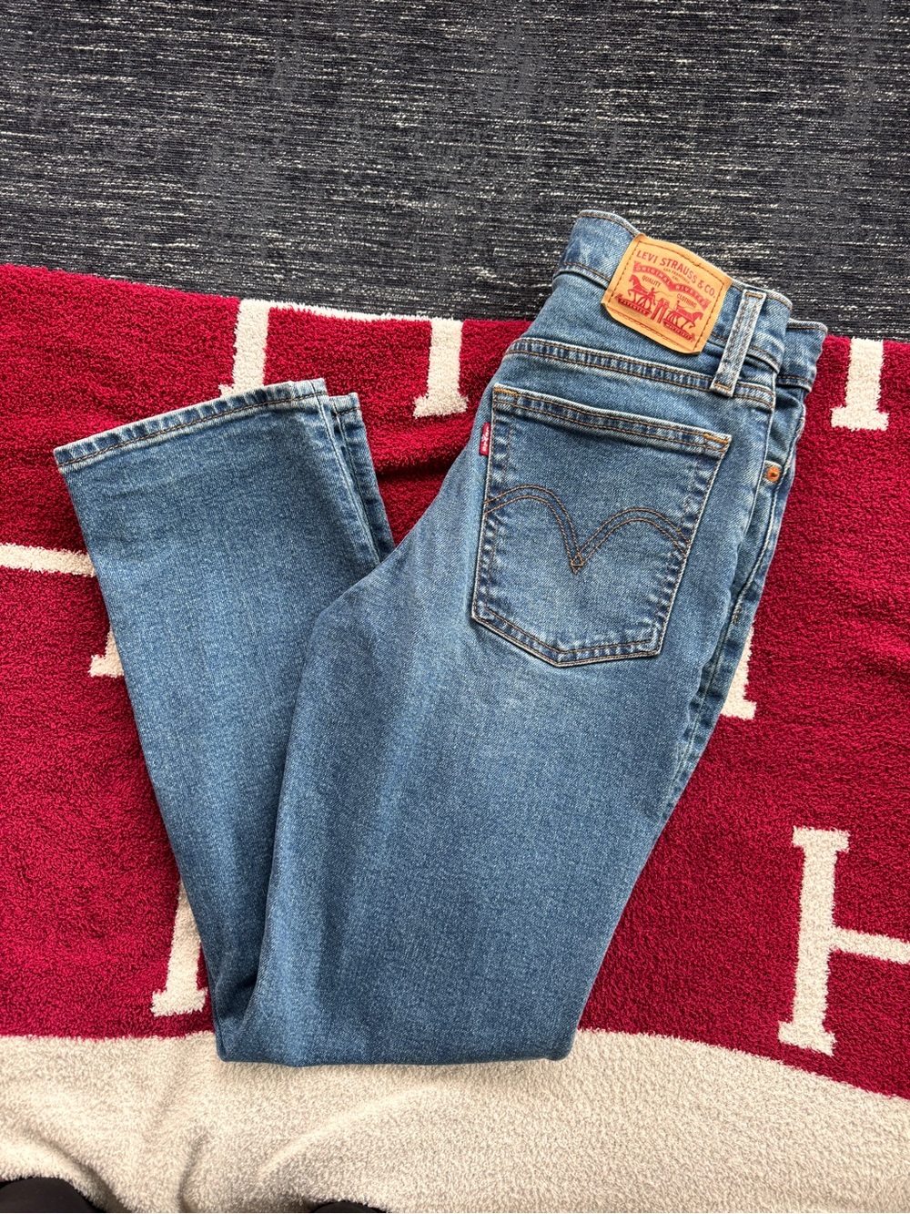 Levi's Wedgie Straight Ankle Size 25